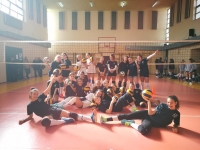 Έ&nu;&alpha;&rho;&xi;&eta; &sigma;&tau;&omicron; Christmas Volleyball Camp (pics-video)