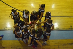 &Alpha;2 &Gamma;&upsilon;&nu;&alpha;&iota;&kappa;ώ&nu;: &Alpha;&iota;&gamma;ά&lambda;&epsilon;&omega; - &Alpha;.&Sigma;.&Pi;&Epsilon;.&Theta;έ&tau;&iota;&sigmaf; &Beta;&omicron;ύ&lambda;&alpha;&sigmaf;  1-3 (pics)