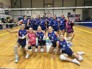 Volley League &Gamma;&upsilon;&nu;&alpha;&iota;&kappa;ώ&nu;: &Alpha;.&Sigma;.&Pi;. &Theta;έ&tau;&iota;&sigmaf; &Beta;&omicron;ύ&lambda;&alpha;&sigmaf; - Ά&rho;&eta;&sigmaf; 3-0