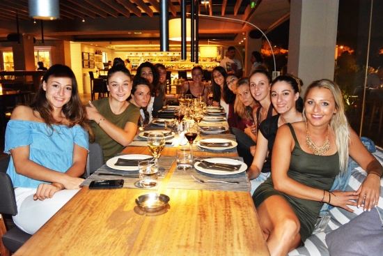 &Delta;&epsilon;ί&pi;&nu;&omicron; &gamma;&iota;&alpha; &kappa;&alpha;&lambda;ή &sigma;&epsilon;&zeta;ό&nu; &sigma;&tau;&iota;&sigmaf; &Gamma;&upsilon;&nu;&alpha;ί&kappa;&epsilon;&sigmaf;