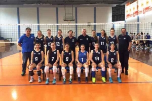 Ή&tau;&tau;&alpha; &gamma;&iota;&alpha; &tau;&eta;&nu; &Epsilon;&theta;&nu;&iota;&kappa;ή &Pi;&alpha;&gamma;&kappa;&omicron;&rho;&alpha;&sigma;ί&delta;&omega;&nu; &sigma;&tau;&eta;&nu; &pi;&rho;&epsilon;&mu;&iota;έ&rho;&alpha;, &mu;&pi;&rho;ά&beta;&omicron; &sigma;&tau;&eta;&nu; &Alpha;&lambda;&epsilon;&xi;ά&nu;&delta;&rho;&alpha; &mu;&alpha;&sigmaf; &gamma;&iota;&alpha; &tau;&eta;&nu; &sigma;&upsilon;&mu;&mu;&epsilon;&tau;&omicron;&chi;ή &tau;&eta;&sigmaf; &sigma;&tau;&eta;&nu; &Epsilon;&theta;&nu;&iota;&kappa;ή