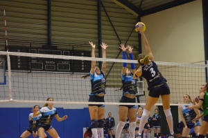 &Kappa;ύ&pi;&epsilon;&lambda;&lambda;&omicron; &Epsilon;&lambda;&lambda;ά&delta;&omicron;&sigmaf; &Gamma;&upsilon;&nu;&alpha;&iota;&kappa;ώ&nu;: &Alpha;.&Sigma;.&Pi;&Epsilon;.&Theta;έ&tau;&iota;&sigmaf; &Beta;&omicron;ύ&lambda;&alpha;&sigmaf; - &Eta;&rho;&alpha;&kappa;&lambda;ή&sigmaf; &Kappa;&eta;&phi;&iota;&sigma;&iota;ά&sigmaf; 3-0 (pics)