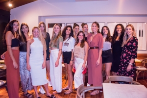 Έ&nu;&alpha; &epsilon;&upsilon;&chi;ά&rho;&iota;&sigma;&tau;&omicron; &delta;&iota;ά&lambda;&epsilon;&iota;&mu;&mu;&alpha; &gamma;&iota;&alpha; &tau;&iota;&sigmaf; &Gamma;&upsilon;&nu;&alpha;ί&kappa;&epsilon;&sigmaf; &sigma;&tau;&omicron; Notos Cafe Bar Restaurant