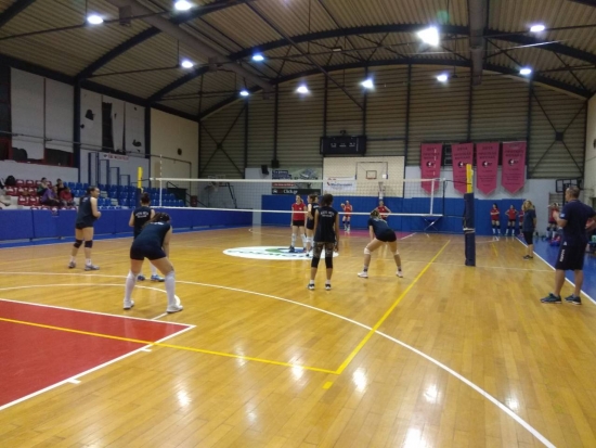 &Phi;&iota;&lambda;&iota;&kappa;ό &Nu;&epsilon;&alpha;&nu;ί&delta;&omega;&nu;-&Kappa;&omicron;&rho;&alpha;&sigma;ί&delta;&omega;&nu; &mu;&epsilon; &Eta;&lambda;&iota;&omicron;ύ&pi;&omicron;&lambda;&eta;