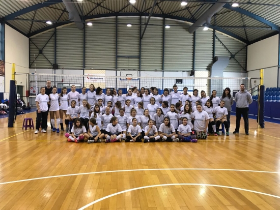 &Alpha;&nu;&epsilon;&beta;&alpha;&sigma;&mu;έ&nu;&omicron;&sigmaf; &rho;&upsilon;&theta;&mu;ό&sigmaf; &kappa;&alpha;&iota; &delta;&iota;ά&theta;&epsilon;&sigma;&eta; &sigma;&tau;&eta;&nu; 2&eta; &eta;&mu;έ&rho;&alpha; &tau;&omicron;&upsilon; Christmas Volleyball Camp