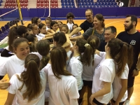 &Alpha;.&Sigma;.&Pi;. &Theta;έ&tau;&iota;&sigmaf; &Beta;&omicron;ύ&lambda;&alpha;&sigmaf;: &Eta; &Alpha;&nu;&alpha;&sigma;&tau;&alpha;&sigma;ί&alpha; &Gamma;&epsilon;&omega;&rho;&gamma;&iota;ά&delta;&omicron;&upsilon; &epsilon;&pi;&iota;&sigma;&kappa;έ&phi;&tau;&eta;&kappa;&epsilon; &tau;&omicron; Summer Camp