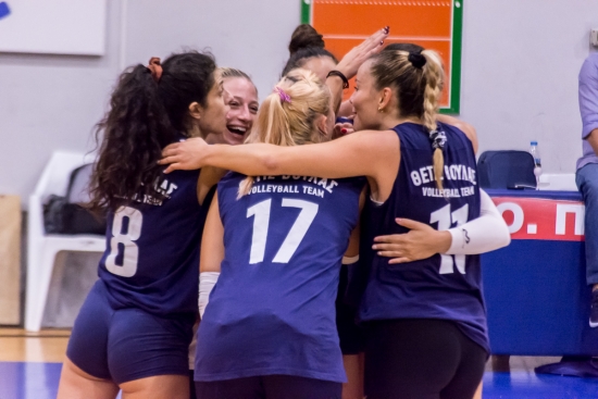 &Delta;&epsilon;ύ&tau;&epsilon;&rho;&eta; &sigma;&epsilon;&rho;ί &phi;&iota;&lambda;&iota;&kappa;ή &nu;ί&kappa;&eta; &mu;&epsilon; &Omicron;&lambda;&upsilon;&mu;&pi;&iota;&alpha;&kappa;ό &gamma;&iota;&alpha; &tau;&iota;&sigmaf; &Gamma;&upsilon;&nu;&alpha;ί&kappa;&epsilon;&sigmaf; (pics)