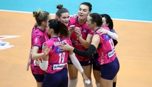 Volley League &Gamma;&upsilon;&nu;&alpha;&iota;&kappa;ώ&nu;: &Alpha;&Omicron; &Mu;&alpha;&rho;&kappa;&omicron;&pi;&omicron;ύ&lambda;&omicron;&upsilon; - &Alpha;.&Sigma;.&Pi;. &Theta;έ&tau;&iota;&sigmaf; 3-2