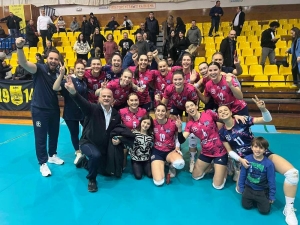 Volley League &Gamma;&upsilon;&nu;&alpha;&iota;&kappa;ώ&nu;: Ά&rho;&eta;&sigmaf; - &Alpha;.&Sigma;.&Pi;. &Theta;έ&tau;&iota;&sigmaf; &Beta;&omicron;ύ&lambda;&alpha;&sigmaf; 0-3