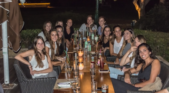 &Pi;&rho;ώ&tau;&eta; &sigma;&upsilon;&nu;ά&nu;&tau;&eta;&sigma;&eta; &gamma;&iota;&alpha; &tau;&iota;&sigmaf; &Gamma;&upsilon;&nu;&alpha;ί&kappa;&epsilon;&sigmaf; (pics)