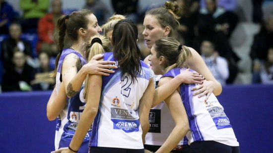 Volleyleague: &Theta;έ&tau;&iota;&sigmaf; &Beta;&omicron;ύ&lambda;&alpha;&sigmaf; - &Kappa;ό&rho;&iota;&nu;&theta;&omicron;&sigmaf; 3-1