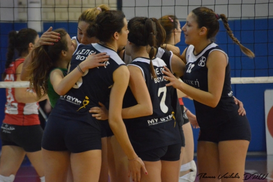 &Alpha;2 &Gamma;&upsilon;&nu;&alpha;&iota;&kappa;ώ&nu;: &Alpha;.&Sigma;.&Pi;&Epsilon;.&Theta;έ&tau;&iota;&sigmaf; &Beta;&omicron;ύ&lambda;&alpha;&sigmaf; - &Zeta;&Alpha;&Omicron;&Nu; 2-3 (pics)