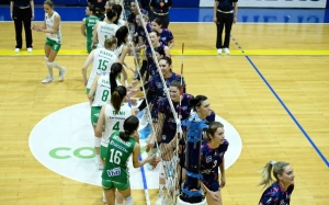 Volley League &Gamma;&upsilon;&nu;&alpha;&iota;&kappa;ώ&nu;: &Alpha;.&Sigma;.&Pi;. &Theta;έ&tau;&iota;&sigmaf; &Beta;&omicron;ύ&lambda;&alpha;&sigmaf; - &Pi;&alpha;&nu;&alpha;&theta;&eta;&nu;&alpha;ϊ&kappa;ό&sigmaf; 0-3