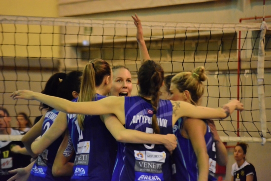 Volleyleague: &Eta;&lambda;&upsilon;&sigma;&iota;&alpha;&kappa;ό&sigmaf; - &Theta;έ&tau;&iota;&sigmaf; &Beta;&omicron;ύ&lambda;&alpha;&sigmaf; 0-3 (pics)