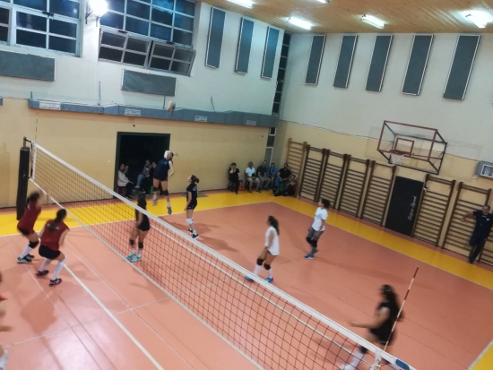 &Phi;&iota;&lambda;&iota;&kappa;ό &Nu;&epsilon;&alpha;&nu;ί&delta;&omega;&nu;-&Kappa;&omicron;&rho;&alpha;&sigma;ί&delta;&omega;&nu; (&Theta;έ&tau;&iota;&sigmaf; &Beta;&omicron;ύ&lambda;&alpha;&sigmaf;-&Eta;&lambda;&iota;&omicron;ύ&pi;&omicron;&lambda;&eta;)