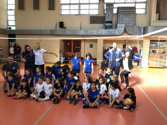 &Tau;&omicron;&upsilon;&rho;&nu;&omicron;&upsilon;ά &Mu;&Iota;&Nu;&Iota; &mu;&epsilon; &tau;&omicron;&nu; &Alpha;&sigma;&tau;έ&rho;&alpha; &Alpha;&gamma;.&Delta;&eta;&mu;. &gamma;&iota;&alpha; &tau;&iota;&sigmaf; &alpha;&kappa;&alpha;&delta;&eta;&mu;ί&epsilon;&sigmaf; &tau;&omicron;&upsilon; &sigma;&upsilon;&lambda;&lambda;ό&gamma;&omicron;&upsilon;