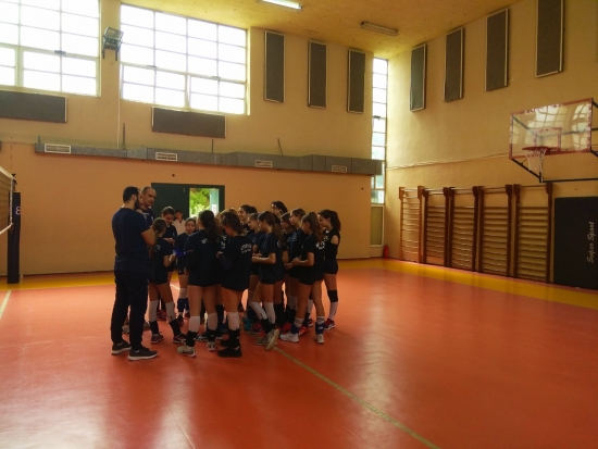 &Omicron;&lambda;&omicron;&kappa;&lambda;&eta;&rho;ώ&theta;&eta;&kappa;&epsilon; &mu;&epsilon; &epsilon;&pi;&iota;&tau;&upsilon;&chi;ί&alpha; &tau;&omicron; &Pi;&alpha;&sigma;&chi;&alpha;&lambda;&iota;&nu;ό Volleyball Camp (pics)