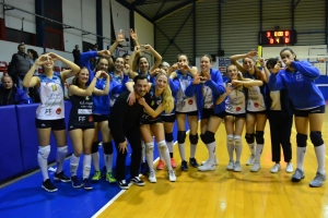 &Pi;&rho;ό&tau;&alpha;&sigma;&eta; &gamma;ά&mu;&omicron;&upsilon; &kappa;&alpha;&iota; &nu;ί&kappa;&eta; &mu;&epsilon; &Alpha;&pi;ό&lambda;&lambda;&omega;&nu;&alpha; (pics)