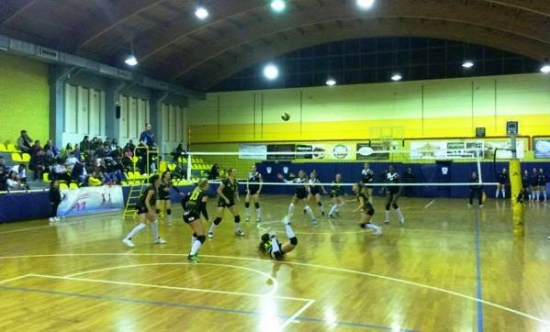 &Alpha;1 &Gamma;&upsilon;&nu;&alpha;&iota;&kappa;ώ&nu;: &Alpha;&Epsilon;&Kappa; - &Theta;έ&tau;&iota;&sigmaf; &Beta;&omicron;ύ&lambda;&alpha;&sigmaf; 0-3